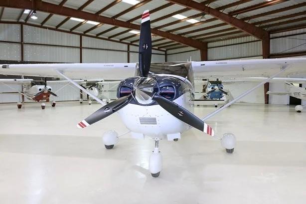 2012 CESSNA TURBO 182T SKYLANE Photo 4