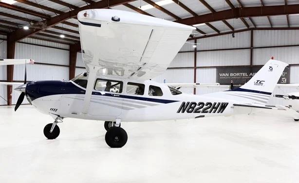 2004 CESSNA TURBO 206H STATIONAIR Photo 2