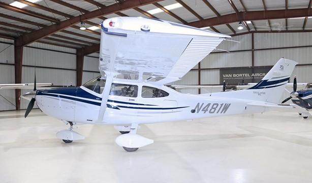 2005 CESSNA TURBO 182T SKYLANE Photo 3