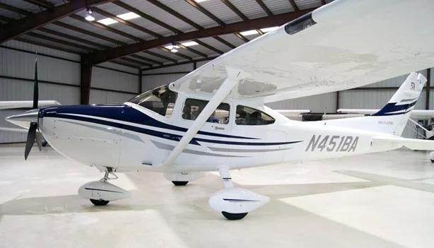 2005 CESSNA 182T SKYLANE Photo 2