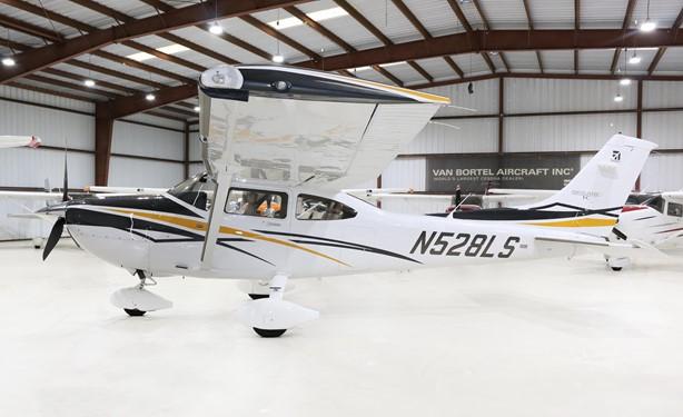 2007 CESSNA TURBO 182T SKYLANE Photo 3