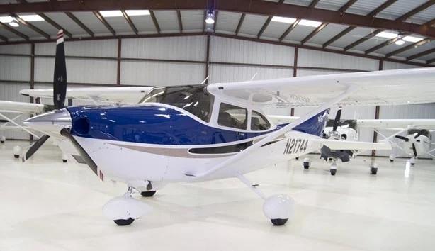 2004 CESSNA TURBO 182T SKYLANE Photo 3