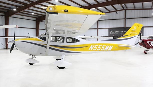 2022 CESSNA 182T SKYLANE Photo 2