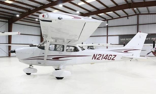 2005 CESSNA 172S SKYHAWK SP Photo 3