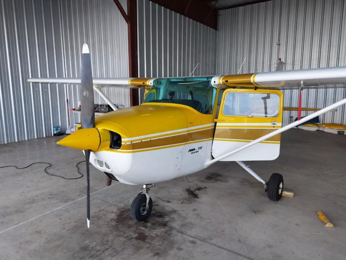 1975 Cessna 172M Photo 2